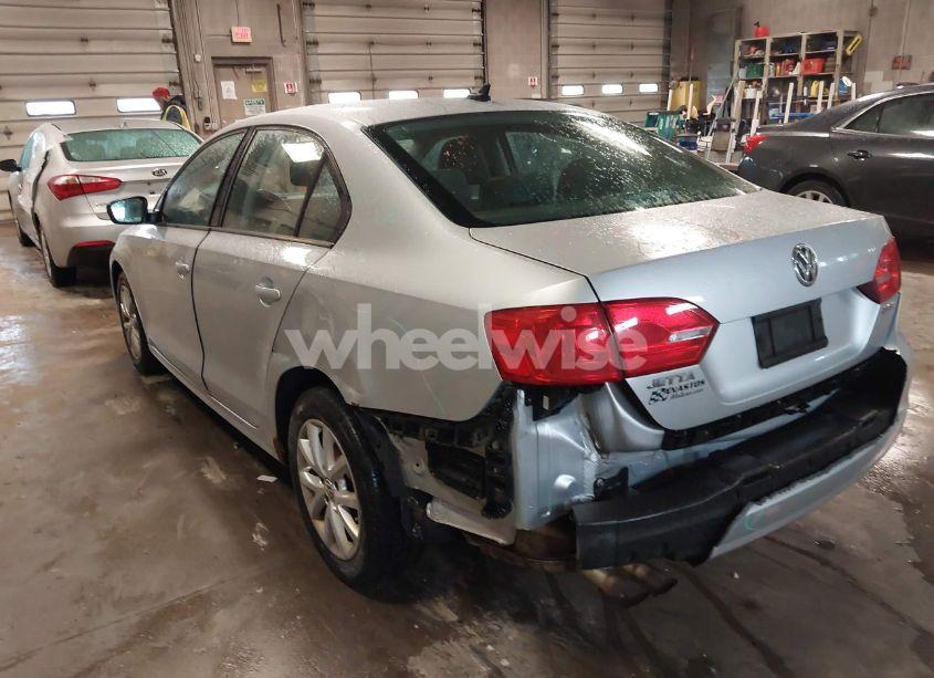 Photo 3 of 2012 Volkswagen Jetta 2.5L SE (VIN 3VWDP7AJ2CM007446)