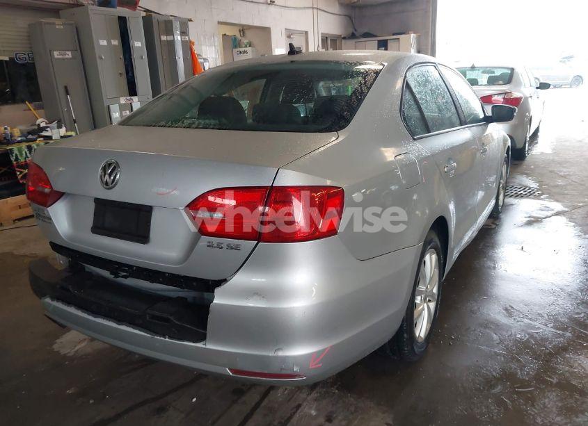 Photo 4 of 2012 Volkswagen Jetta 2.5L SE (VIN 3VWDP7AJ2CM007446)