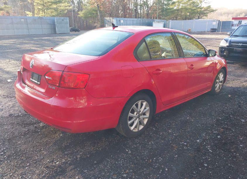Photo 4 of 2012 Volkswagen Jetta 2.5L SE (VIN 3VWDP7AJ2CM014428)