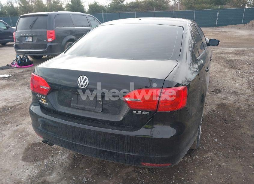 Photo 4 of 2012 Volkswagen Jetta 2.5L SE (VIN 3VWDP7AJ2CM127845)