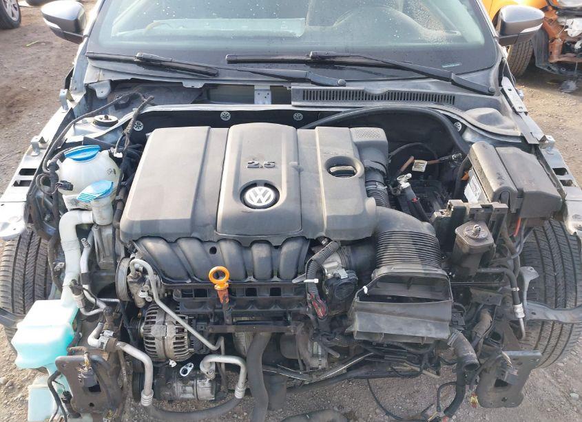 Photo 10 of 2012 Volkswagen Jetta 2.5L SE (VIN 3VWDP7AJ2CM129983)
