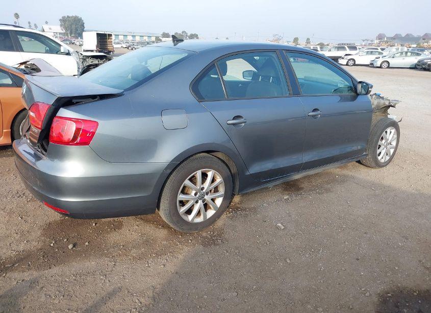 Photo 4 of 2012 Volkswagen Jetta 2.5L SE (VIN 3VWDP7AJ2CM129983)