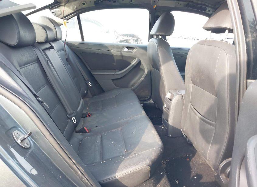 Photo 8 of 2012 Volkswagen Jetta 2.5L SE (VIN 3VWDP7AJ2CM129983)
