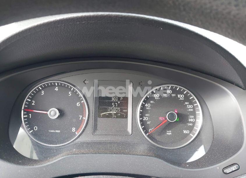 Photo 7 of 2012 Volkswagen Jetta 2.5L SE (VIN 3VWDP7AJ2CM319248)