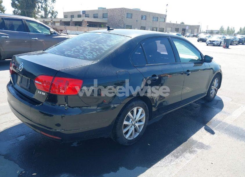 Photo 4 of 2012 Volkswagen Jetta 2.5L SE (VIN 3VWDP7AJ2CM360172)