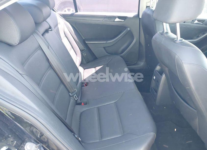 Photo 8 of 2012 Volkswagen Jetta 2.5L SE (VIN 3VWDP7AJ2CM360172)