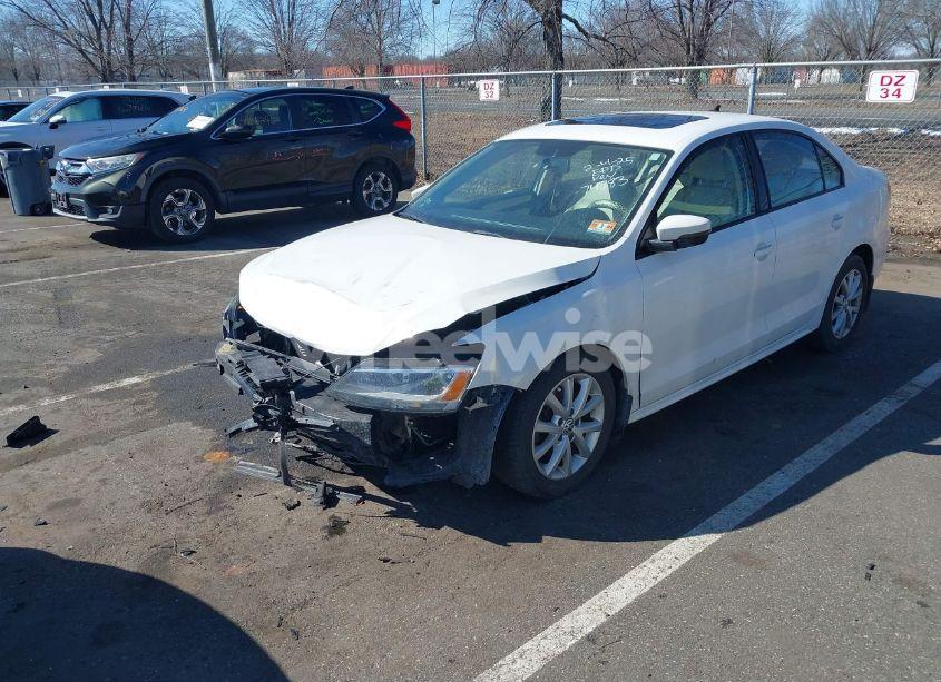 Photo 2 of 2012 Volkswagen Jetta 2.5L SE (VIN 3VWDP7AJ2CM374783)