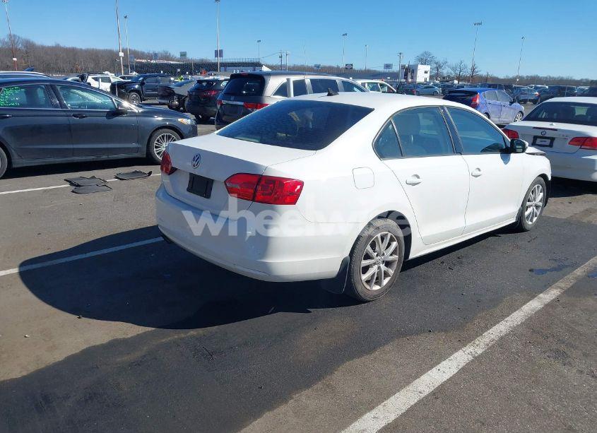 Photo 4 of 2012 Volkswagen Jetta 2.5L SE (VIN 3VWDP7AJ2CM374783)