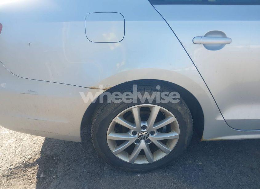Photo 12 of 2012 Volkswagen Jetta 2.5L SE (VIN 3VWDP7AJ2CM414893)