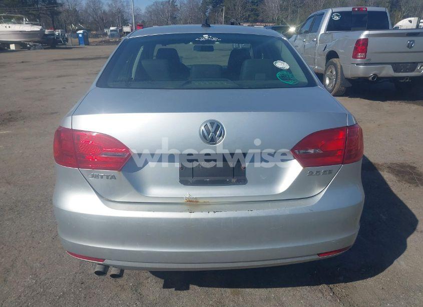 Photo 13 of 2012 Volkswagen Jetta 2.5L SE (VIN 3VWDP7AJ2CM414893)