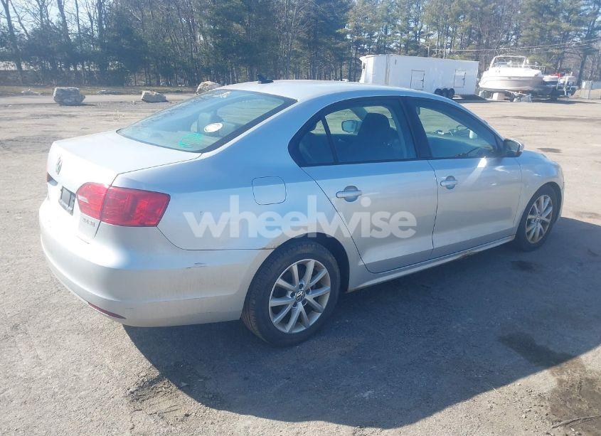 Photo 4 of 2012 Volkswagen Jetta 2.5L SE (VIN 3VWDP7AJ2CM414893)