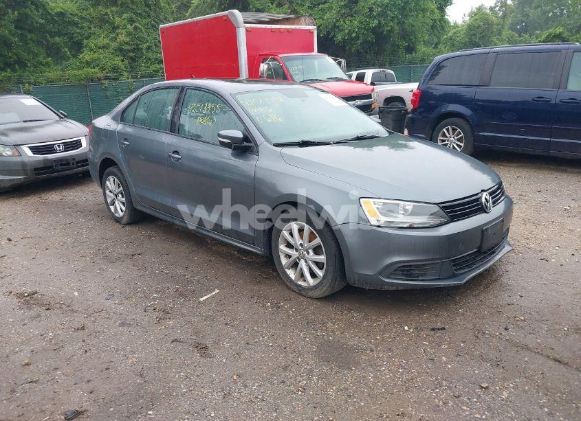 2012 Volkswagen Jetta 2.5L SE (VIN 3VWDP7AJ2CM451037) main photo