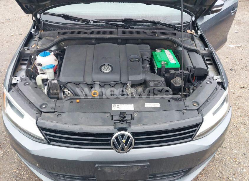 Photo 10 of 2012 Volkswagen Jetta 2.5L SE (VIN 3VWDP7AJ2CM451037)