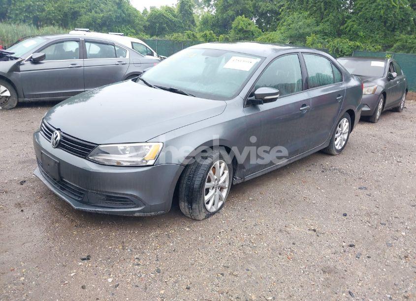 Photo 2 of 2012 Volkswagen Jetta 2.5L SE (VIN 3VWDP7AJ2CM451037)