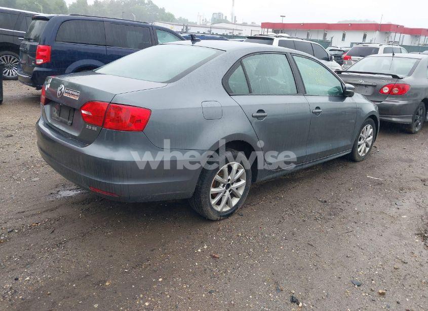 Photo 4 of 2012 Volkswagen Jetta 2.5L SE (VIN 3VWDP7AJ2CM451037)