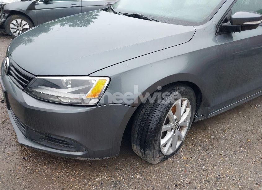 Photo 6 of 2012 Volkswagen Jetta 2.5L SE (VIN 3VWDP7AJ2CM451037)