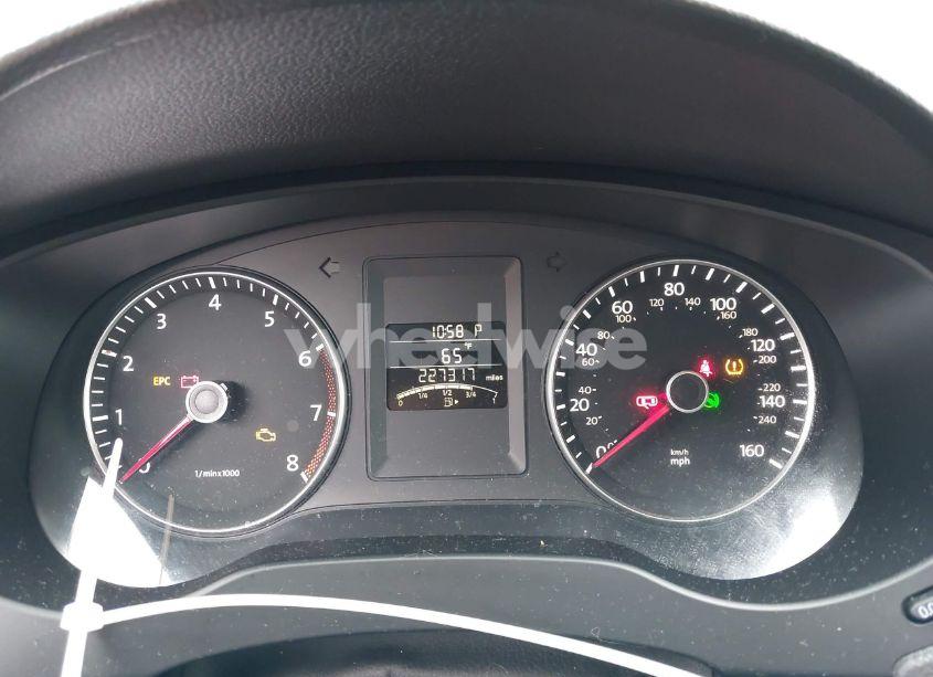 Photo 7 of 2012 Volkswagen Jetta 2.5L SE (VIN 3VWDP7AJ2CM451037)