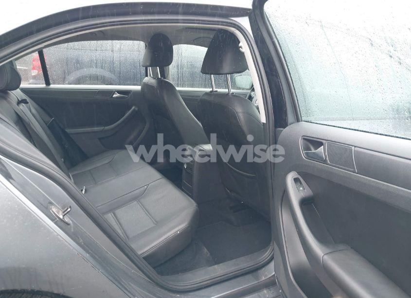 Photo 8 of 2012 Volkswagen Jetta 2.5L SE (VIN 3VWDP7AJ2CM451037)