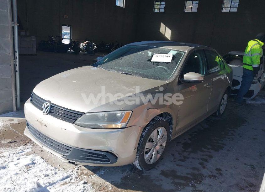 Photo 2 of 2012 Volkswagen Jetta 2.5L SE (VIN 3VWDP7AJ2CM454052)