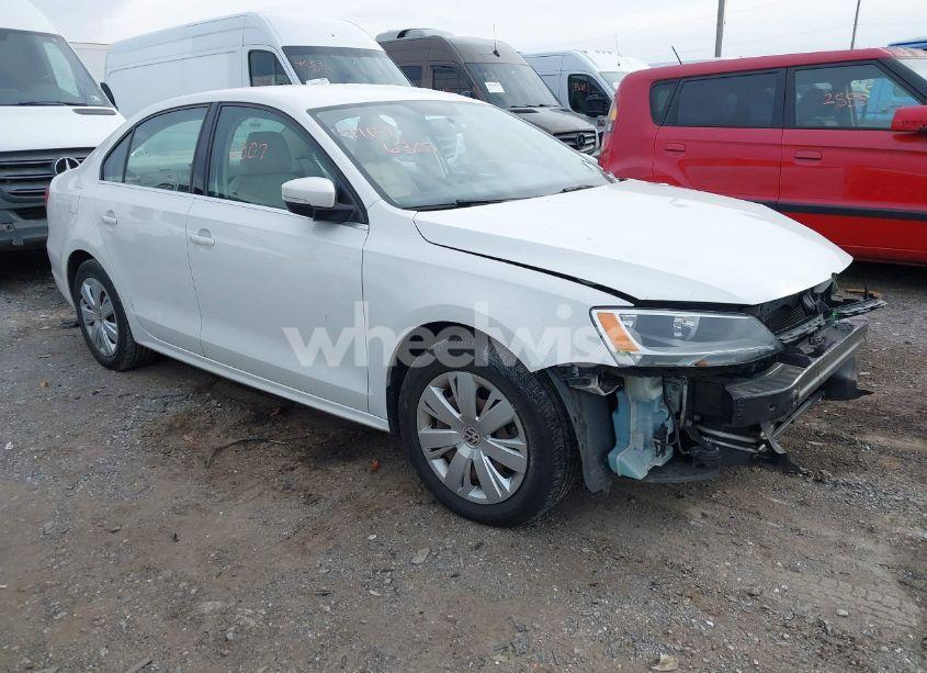 2013 Volkswagen Jetta 2.5L SE (VIN 3VWDP7AJ2DM218910) main photo