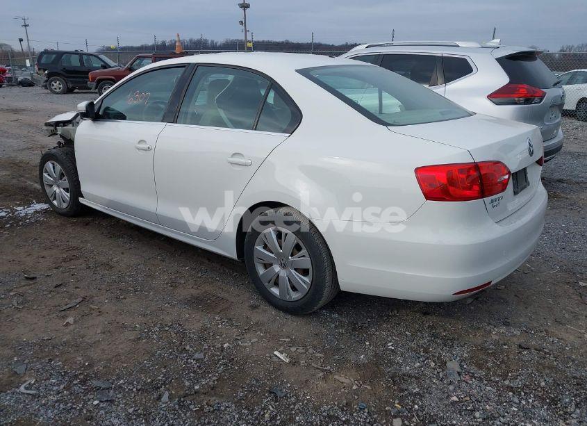 Photo 3 of 2013 Volkswagen Jetta 2.5L SE (VIN 3VWDP7AJ2DM218910)