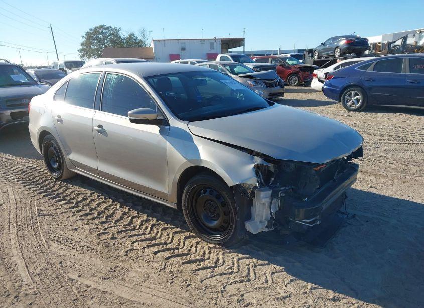 2013 Volkswagen Jetta 2.5L SE (VIN 3VWDP7AJ2DM246447) main photo