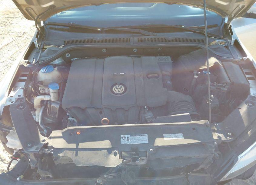 Photo 10 of 2013 Volkswagen Jetta 2.5L SE (VIN 3VWDP7AJ2DM246447)