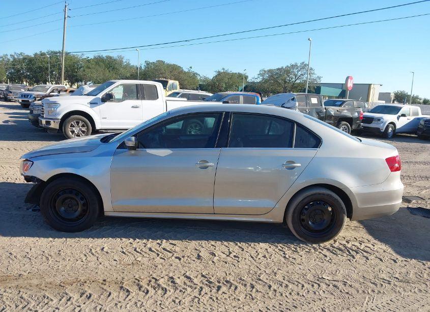 Photo 14 of 2013 Volkswagen Jetta 2.5L SE (VIN 3VWDP7AJ2DM246447)