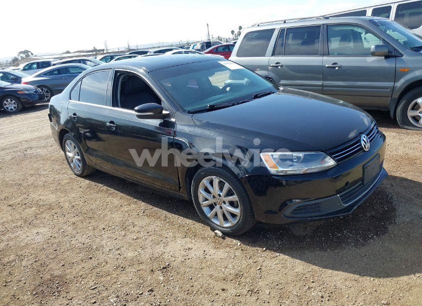 2013 Volkswagen Jetta 2.5L SE (VIN 3VWDP7AJ2DM257514) main photo