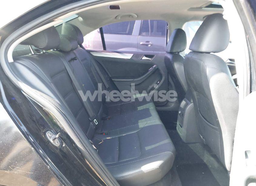 Photo 8 of 2013 Volkswagen Jetta 2.5L SE (VIN 3VWDP7AJ2DM257514)