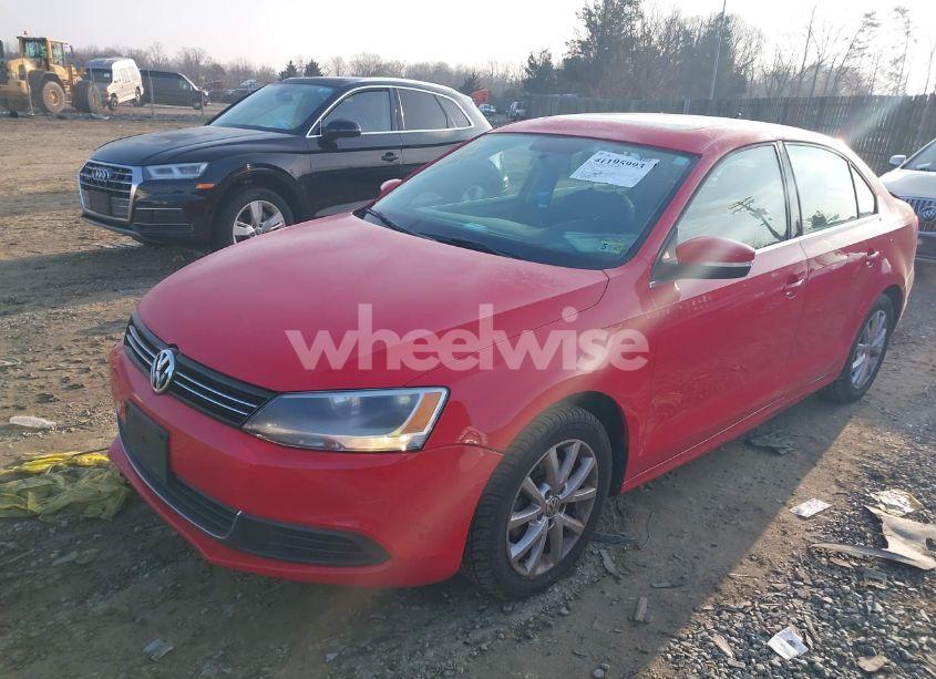 Photo 2 of 2013 Volkswagen Jetta 2.5L SE (VIN 3VWDP7AJ2DM308395)