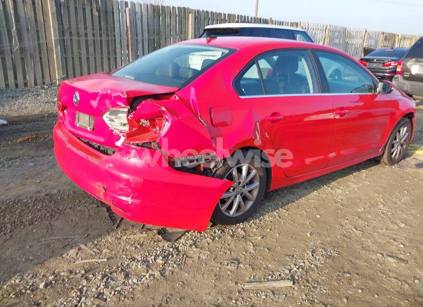 Photo 4 of 2013 Volkswagen Jetta 2.5L SE (VIN 3VWDP7AJ2DM308395)