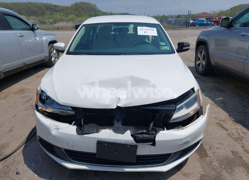 Photo 12 of 2013 Volkswagen Jetta 2.5L SE (VIN 3VWDP7AJ2DM368385)