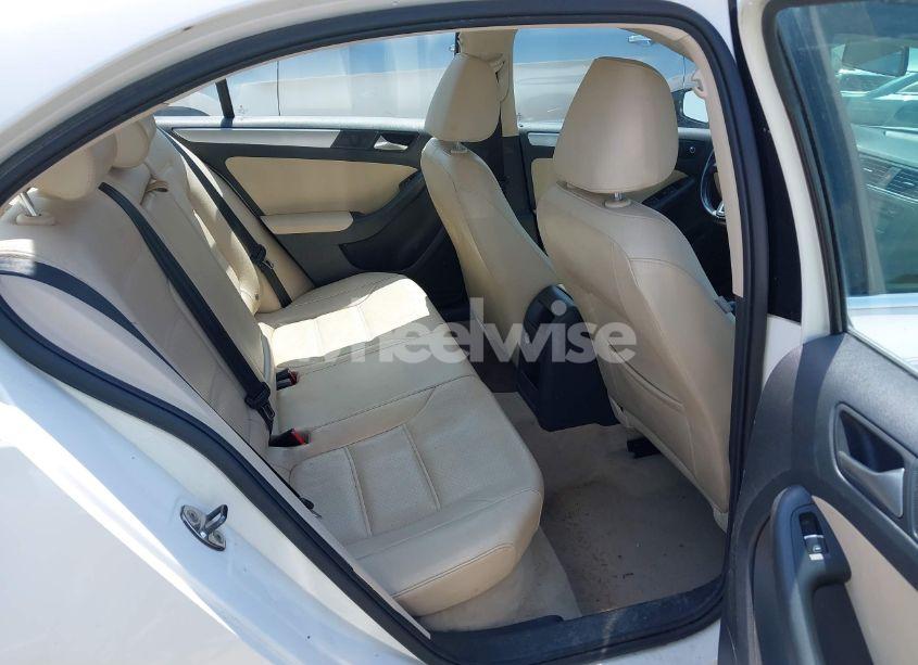Photo 8 of 2013 Volkswagen Jetta 2.5L SE (VIN 3VWDP7AJ2DM368385)