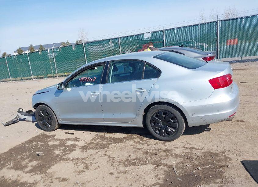 Photo 14 of 2013 Volkswagen Jetta 2.5L SE (VIN 3VWDP7AJ2DM383940)