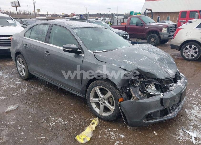 2013 Volkswagen Jetta 2.5L SE (VIN 3VWDP7AJ2DM384277) main photo