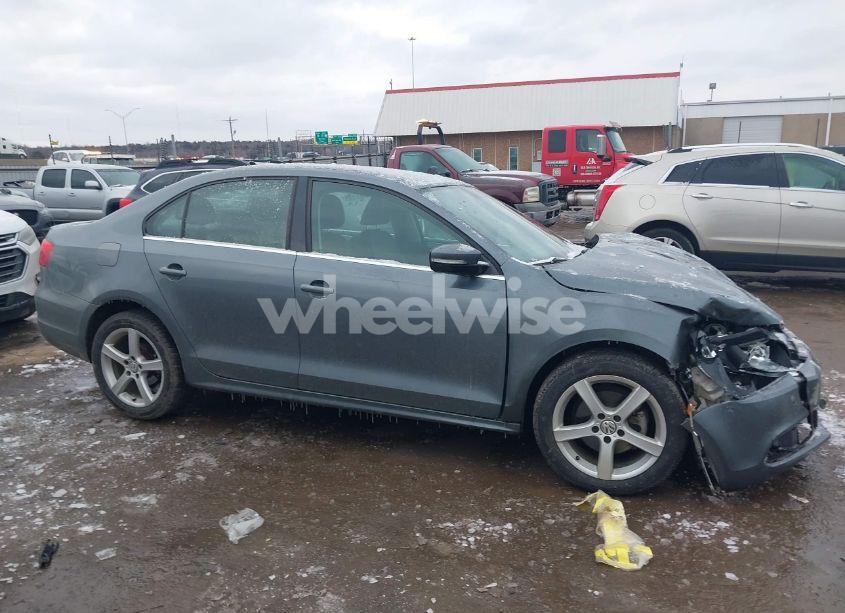 Photo 14 of 2013 Volkswagen Jetta 2.5L SE (VIN 3VWDP7AJ2DM384277)