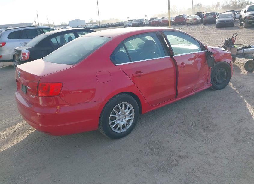 Photo 4 of 2013 Volkswagen Jetta 2.5L SE (VIN 3VWDP7AJ2DM395974)