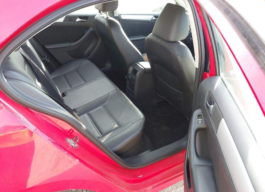 Photo 8 of 2013 Volkswagen Jetta 2.5L SE (VIN 3VWDP7AJ2DM395974)