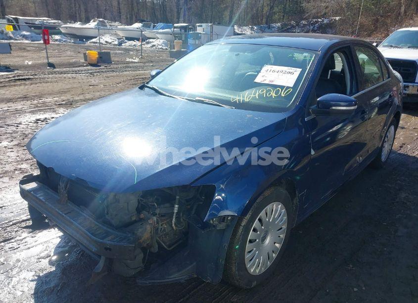 Photo 2 of 2013 Volkswagen Jetta 2.5L SE (VIN 3VWDP7AJ2DM396090)