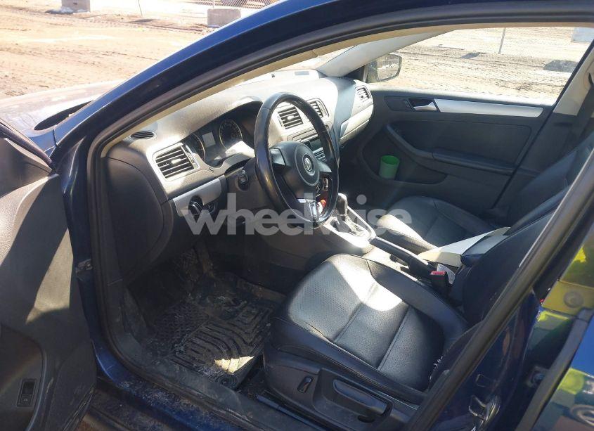 Photo 5 of 2013 Volkswagen Jetta 2.5L SE (VIN 3VWDP7AJ2DM396090)