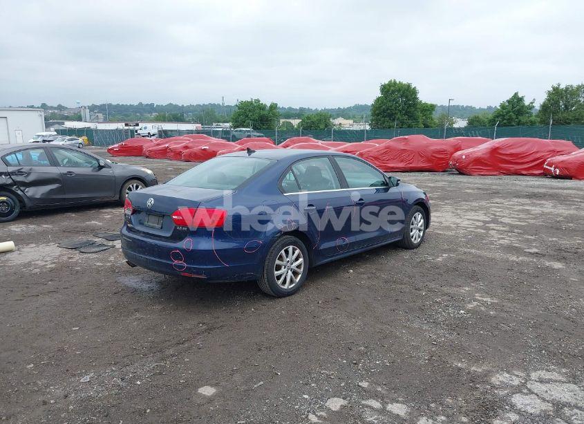 Photo 4 of 2013 Volkswagen Jetta 2.5L SE (VIN 3VWDP7AJ2DM409212)