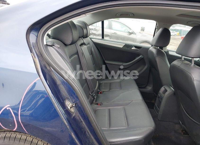 Photo 8 of 2013 Volkswagen Jetta 2.5L SE (VIN 3VWDP7AJ2DM409212)