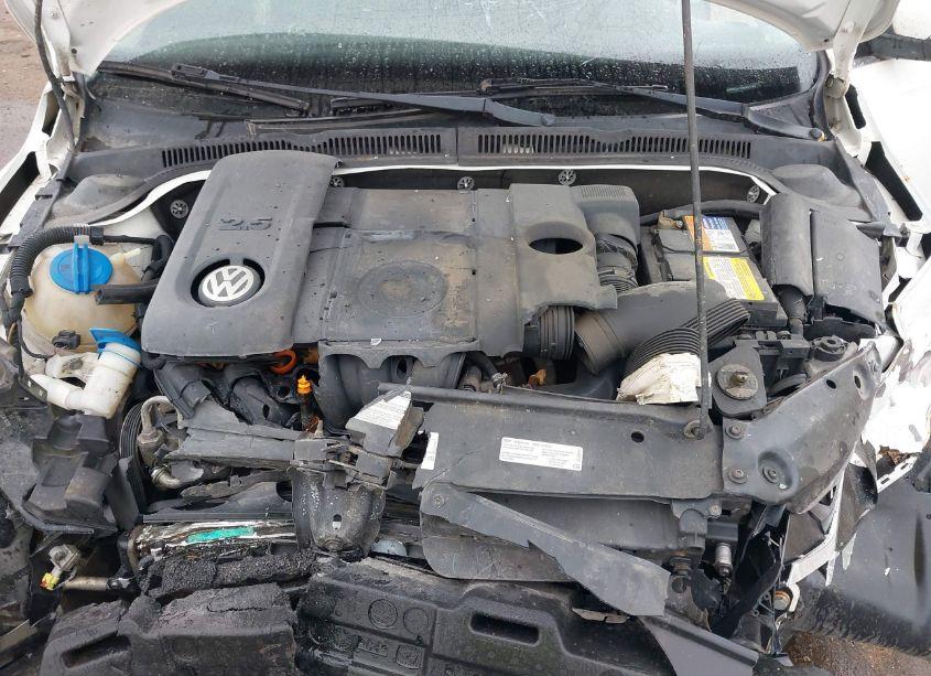 Photo 10 of 2013 Volkswagen Jetta 2.5L SE (VIN 3VWDP7AJ2DM421182)