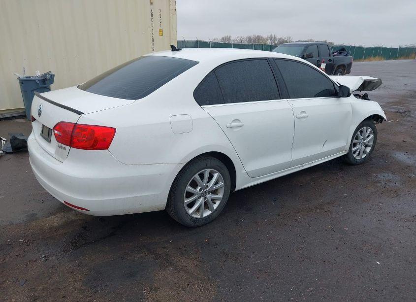 Photo 4 of 2013 Volkswagen Jetta 2.5L SE (VIN 3VWDP7AJ2DM421182)