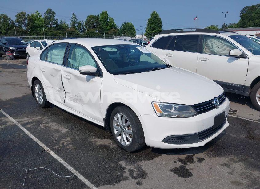 2013 Volkswagen Jetta 2.5L SE (VIN 3VWDP7AJ2DM421232) main photo