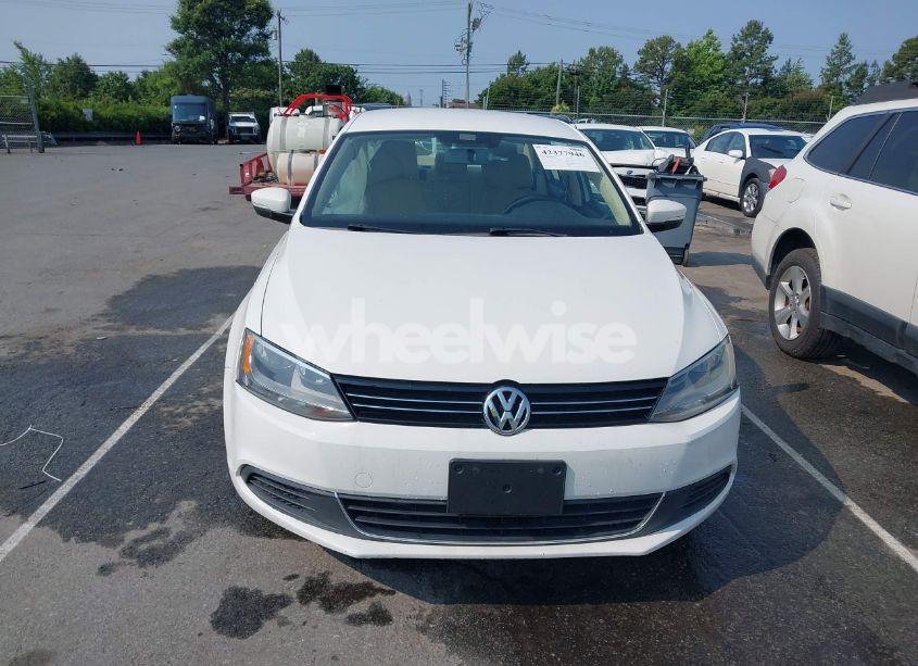 Photo 12 of 2013 Volkswagen Jetta 2.5L SE (VIN 3VWDP7AJ2DM421232)