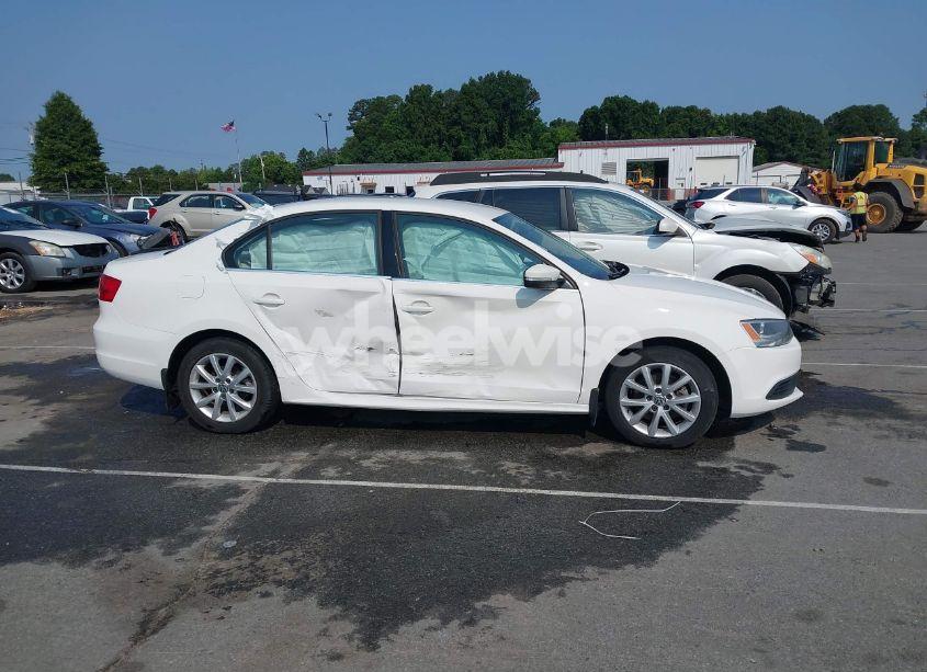 Photo 13 of 2013 Volkswagen Jetta 2.5L SE (VIN 3VWDP7AJ2DM421232)