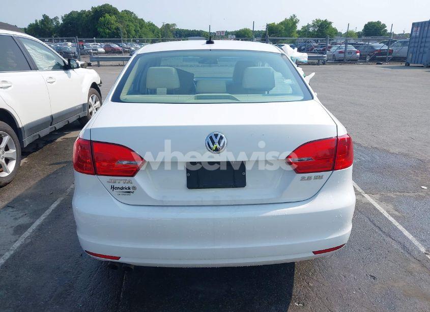Photo 16 of 2013 Volkswagen Jetta 2.5L SE (VIN 3VWDP7AJ2DM421232)