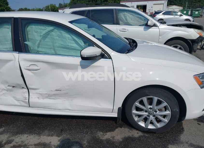 Photo 6 of 2013 Volkswagen Jetta 2.5L SE (VIN 3VWDP7AJ2DM421232)